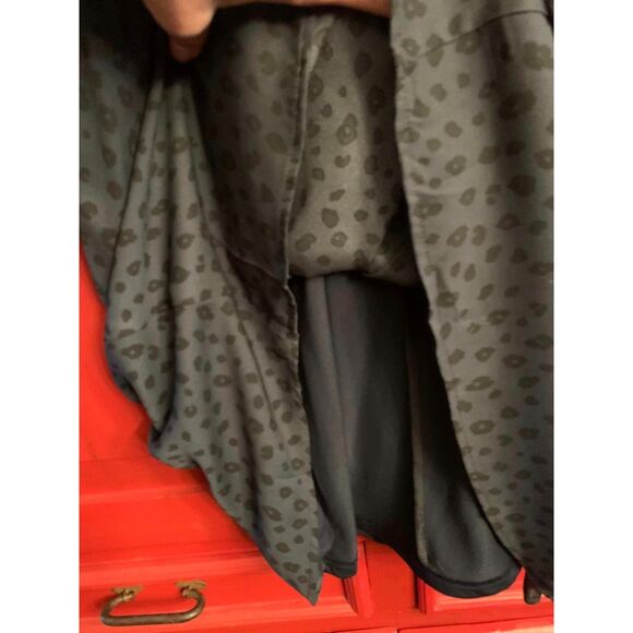 NWT Hem & Thread L Subtle Navy and Black Leopard Cheetah Print Dress Ruffle EUC - Picture 4 of 5